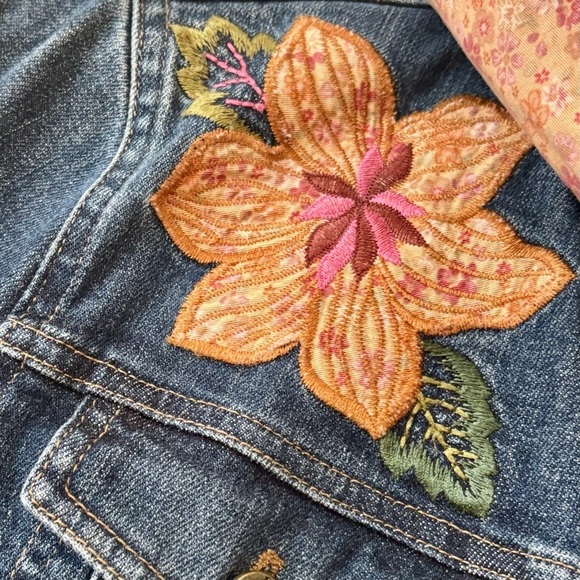 White Horse| Floral Embroidered Denim Rodeo Jean Jacket Sz M - Picture 4 of 6